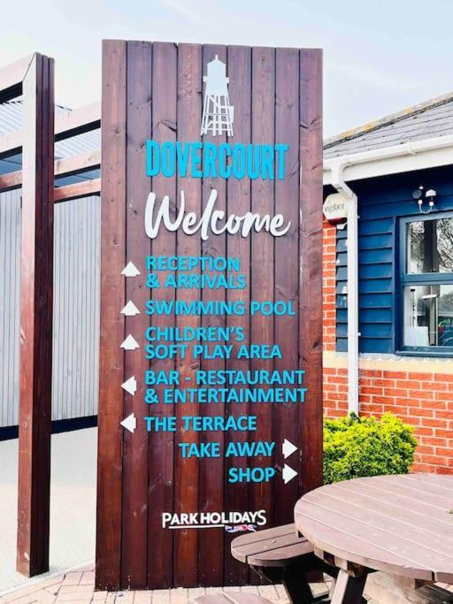 Lola's Caravan. Your Away From Home. Holiday home
