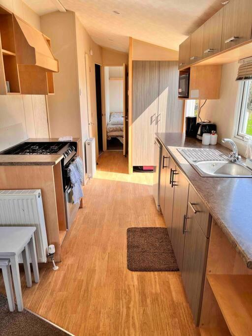 Lola's Caravan. Your Away From Home. Holiday home Parkeston
